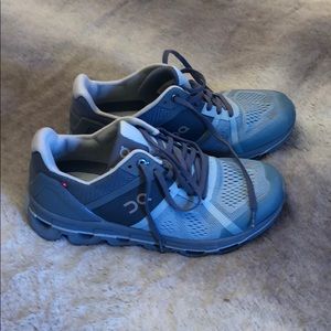 On Cloud tennis shoes size 6.5